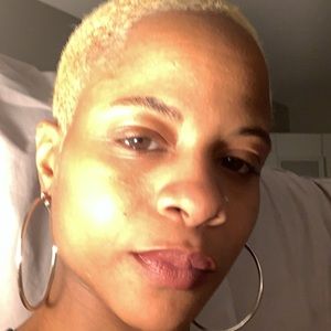 Meet your Posher, Alicia